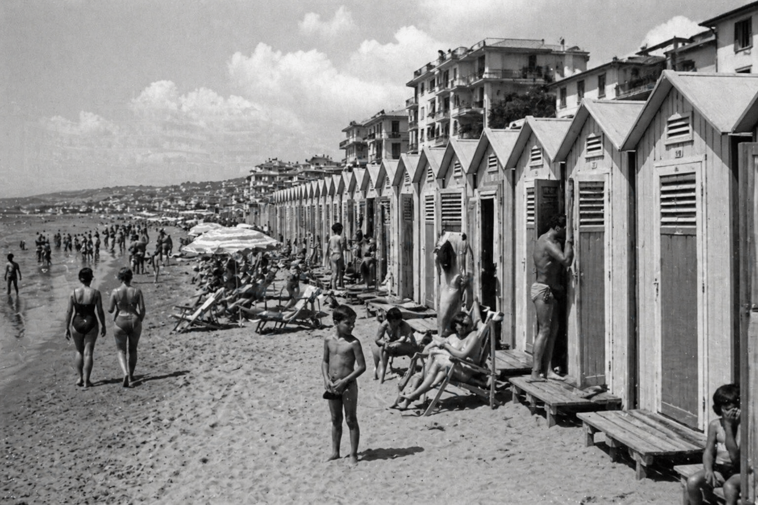 Cabine balneari storiche sulla costa italiana